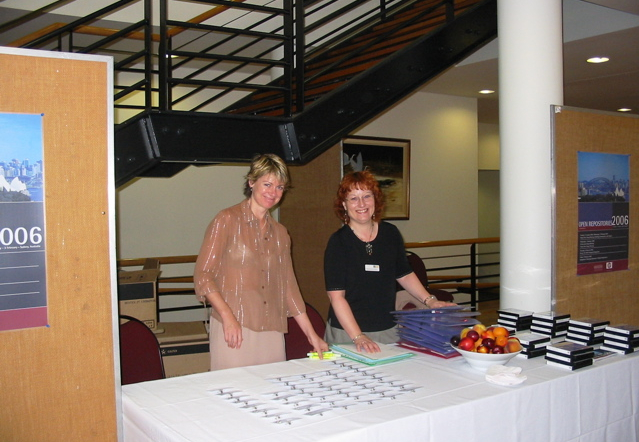 Registering for the first Open Repositories conference at the University of Sydney 2006. © APSR